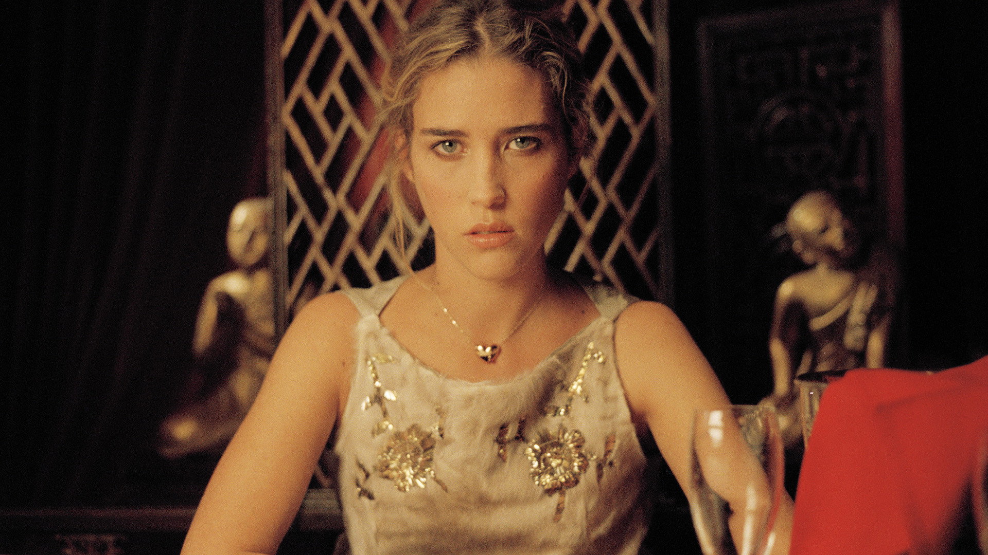 99 francs scene photo