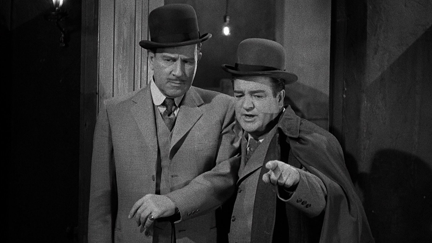 Abbott and Costello Meet Dr. Jekyll and Mr. Hyde scene photo