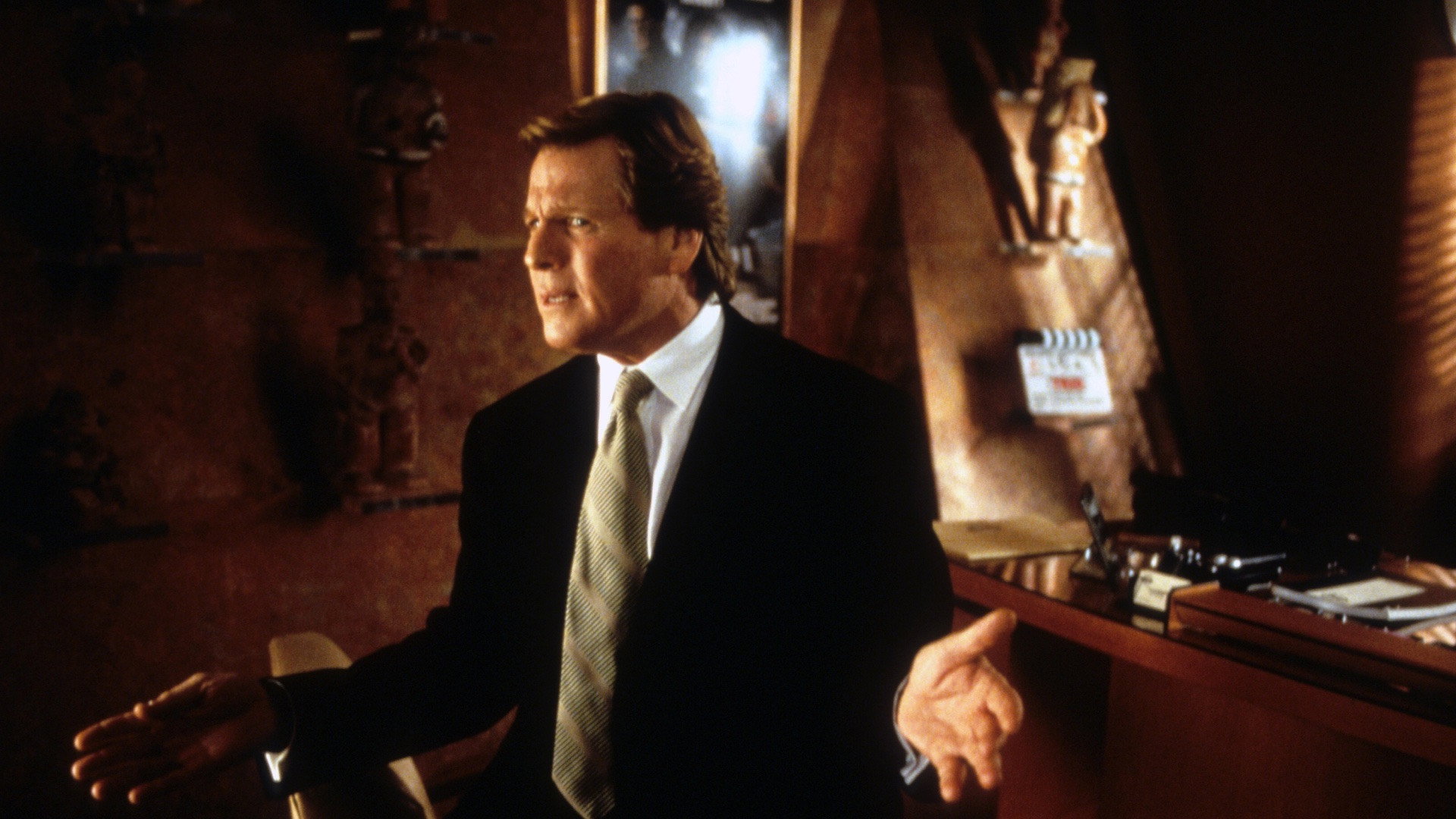 An Alan Smithee Film: Burn Hollywood Burn scene photo