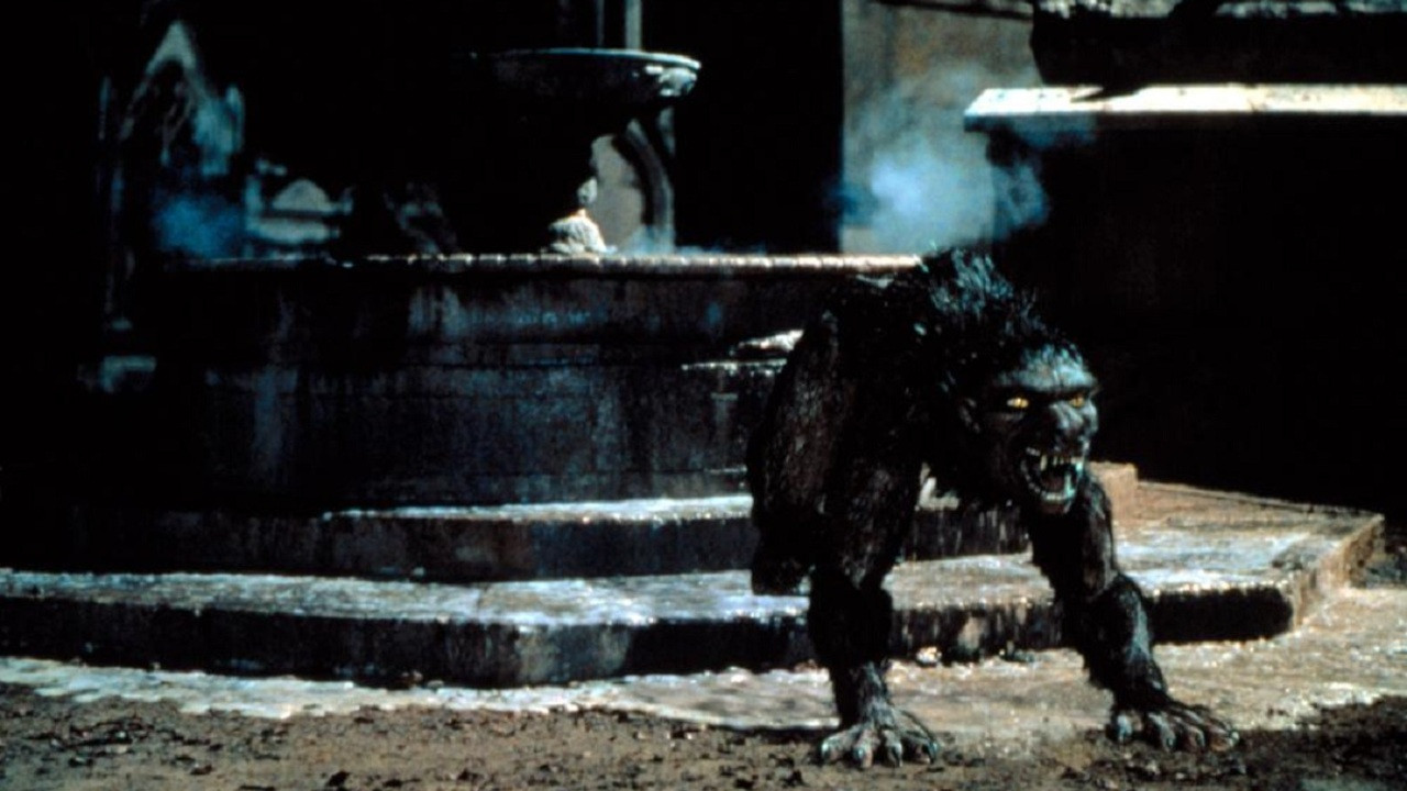 An American Werewolf in Paris scene photo