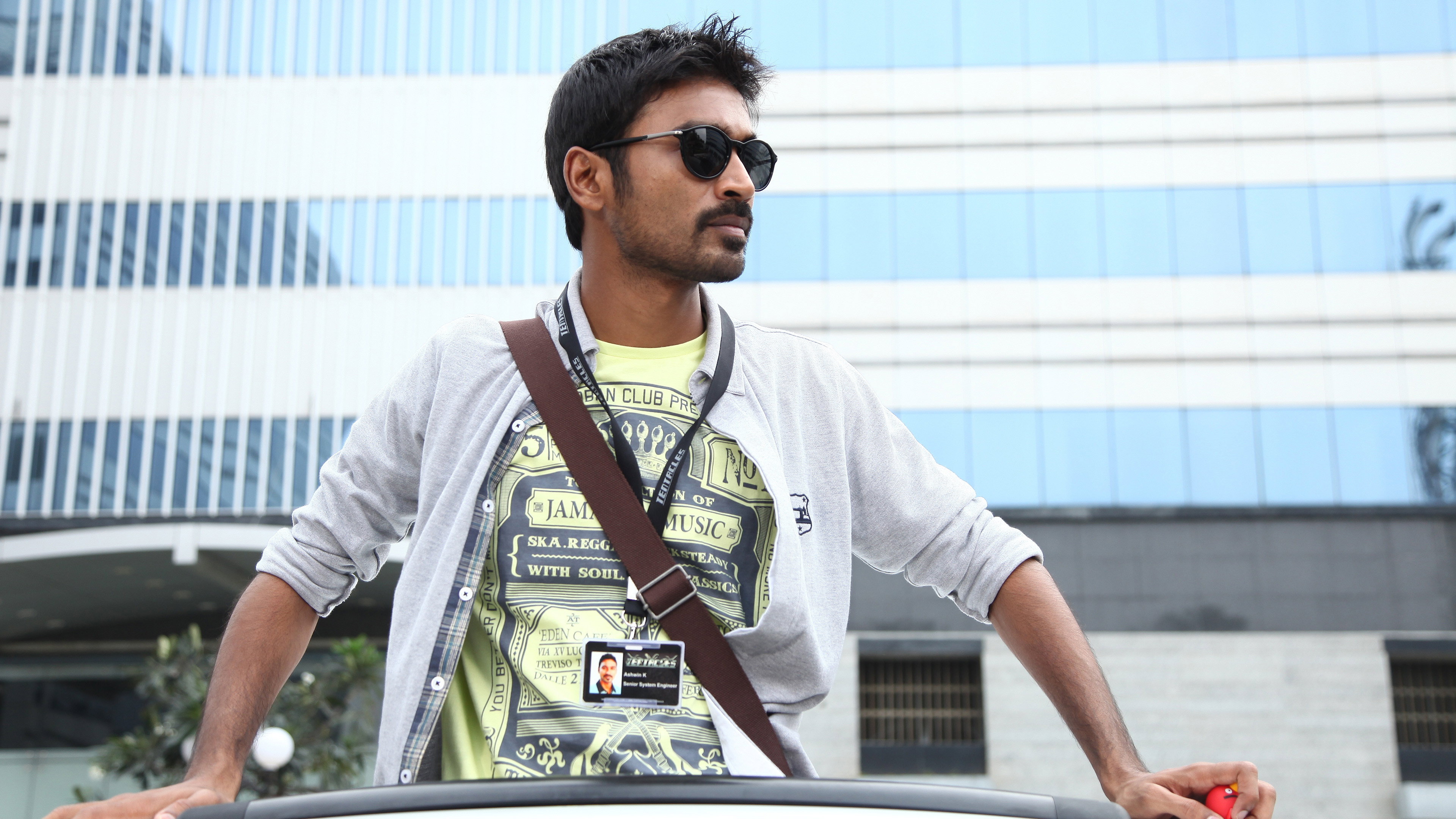Anegan scene photo