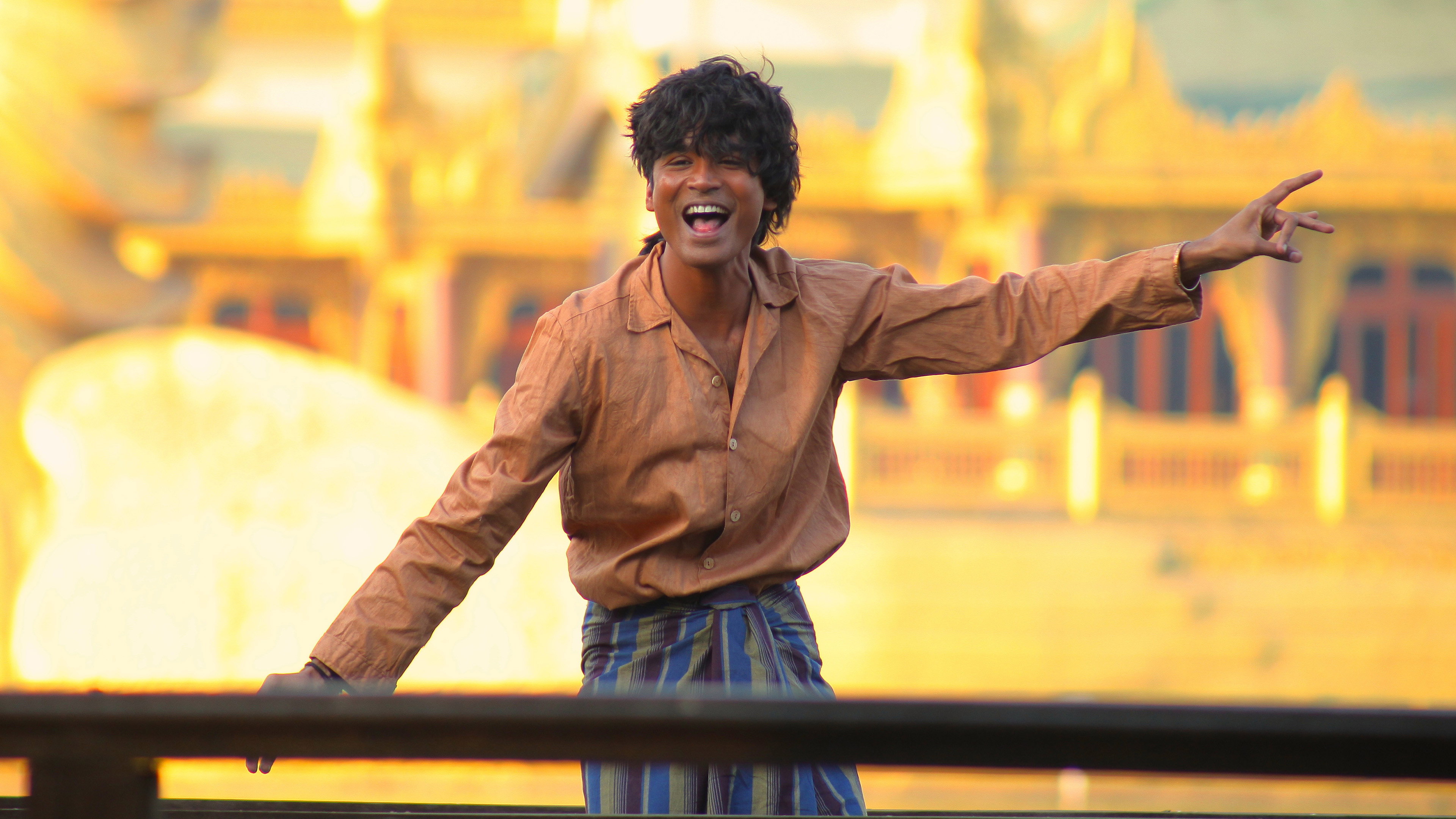 Anegan scene photo