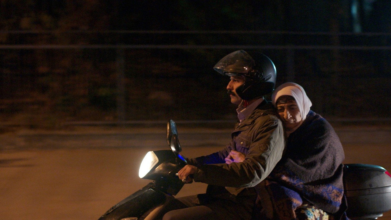 Annemin Sarkisi scene photo