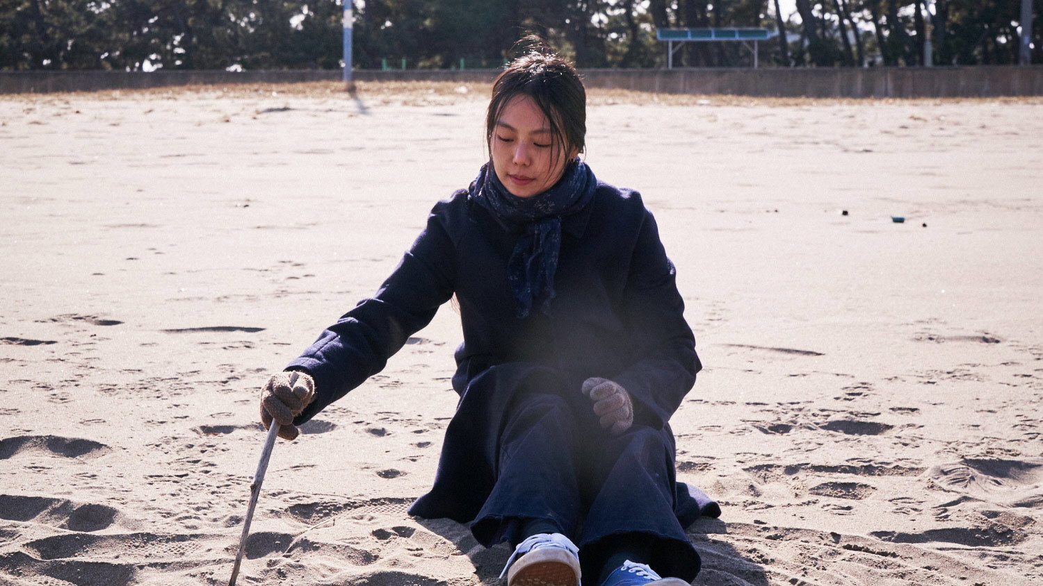 Bamui haebyun-eoseo honja scene photo