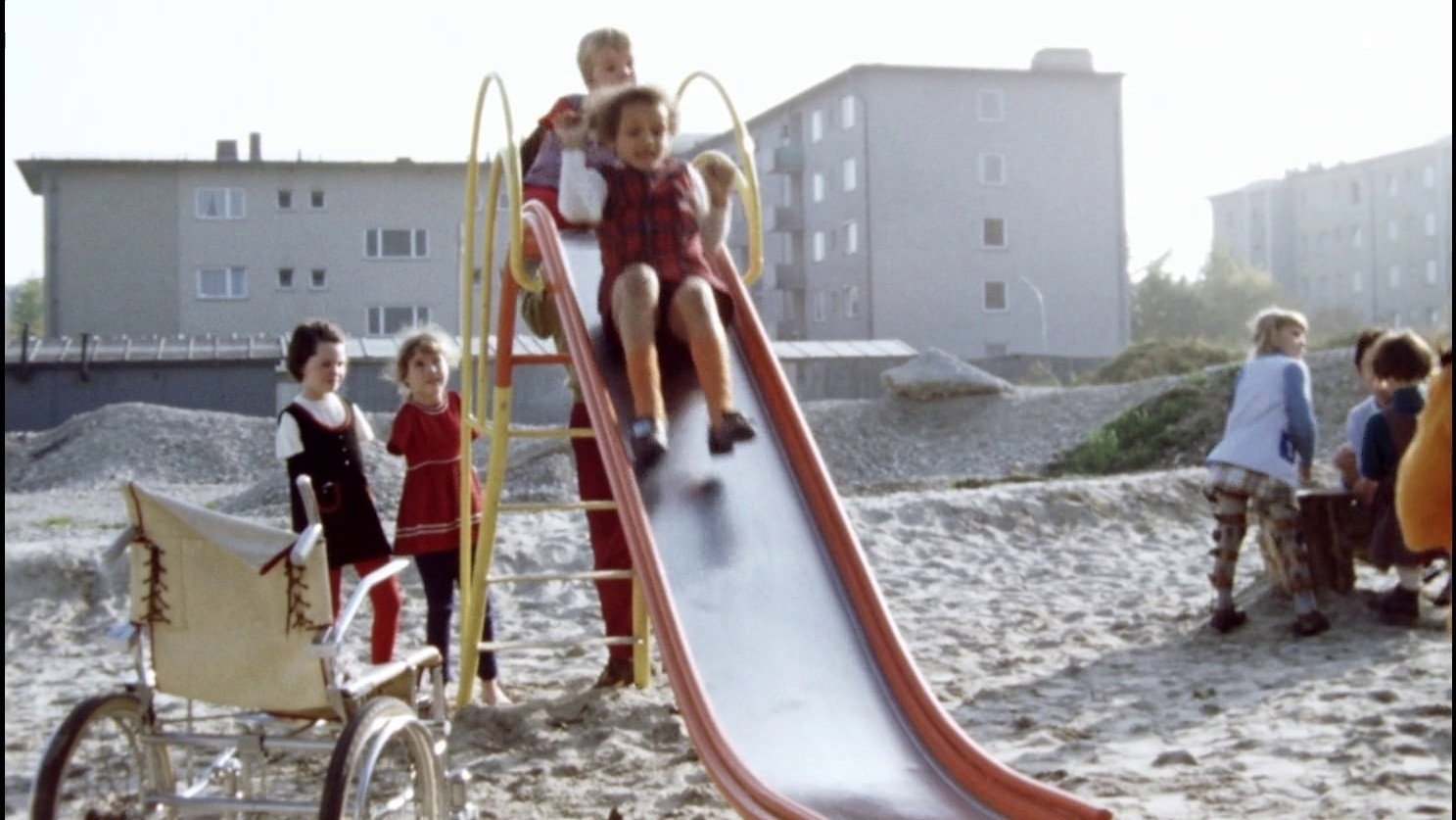 Behinderte Zukunft: Zur Situation der Korperbehinderten Kinder in der Bundesrepublik scene photo