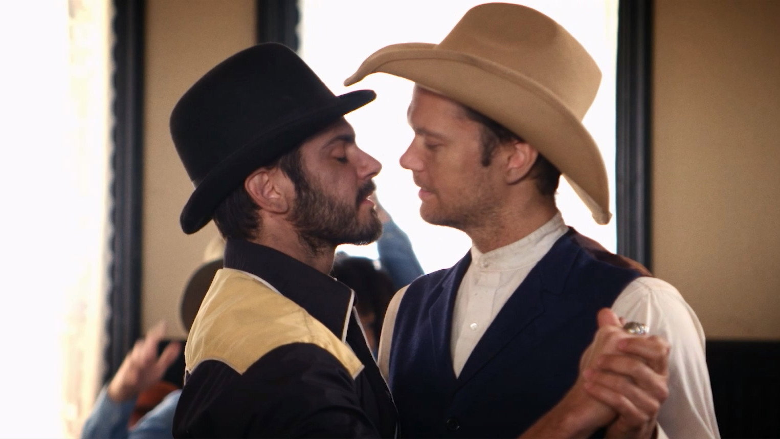 Black Knuckle and Deputy Maltese scene photo