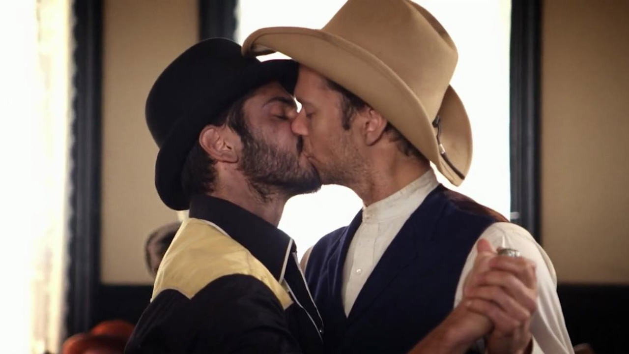 Black Knuckle and Deputy Maltese scene photo