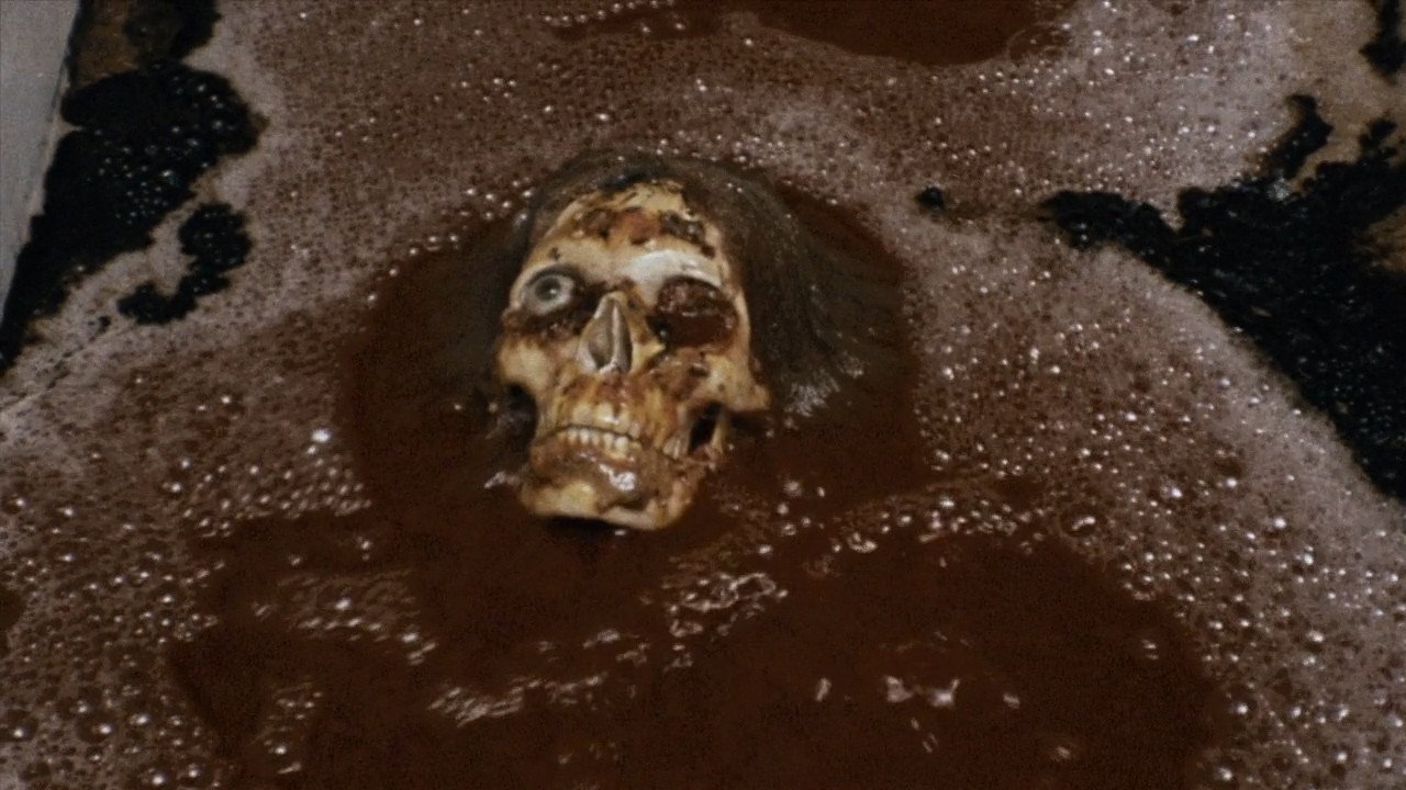 Buio Omega scene photo