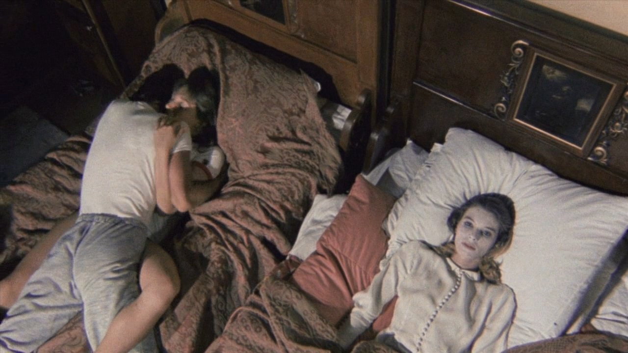 Buio Omega scene photo