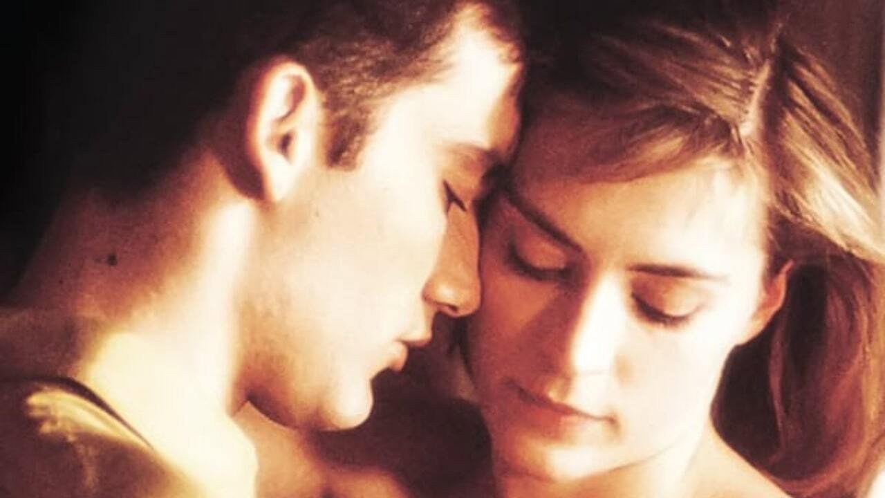 Close My Eyes scene photo