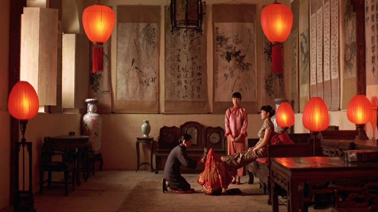 Da hong denglong gaogao gua scene photo
