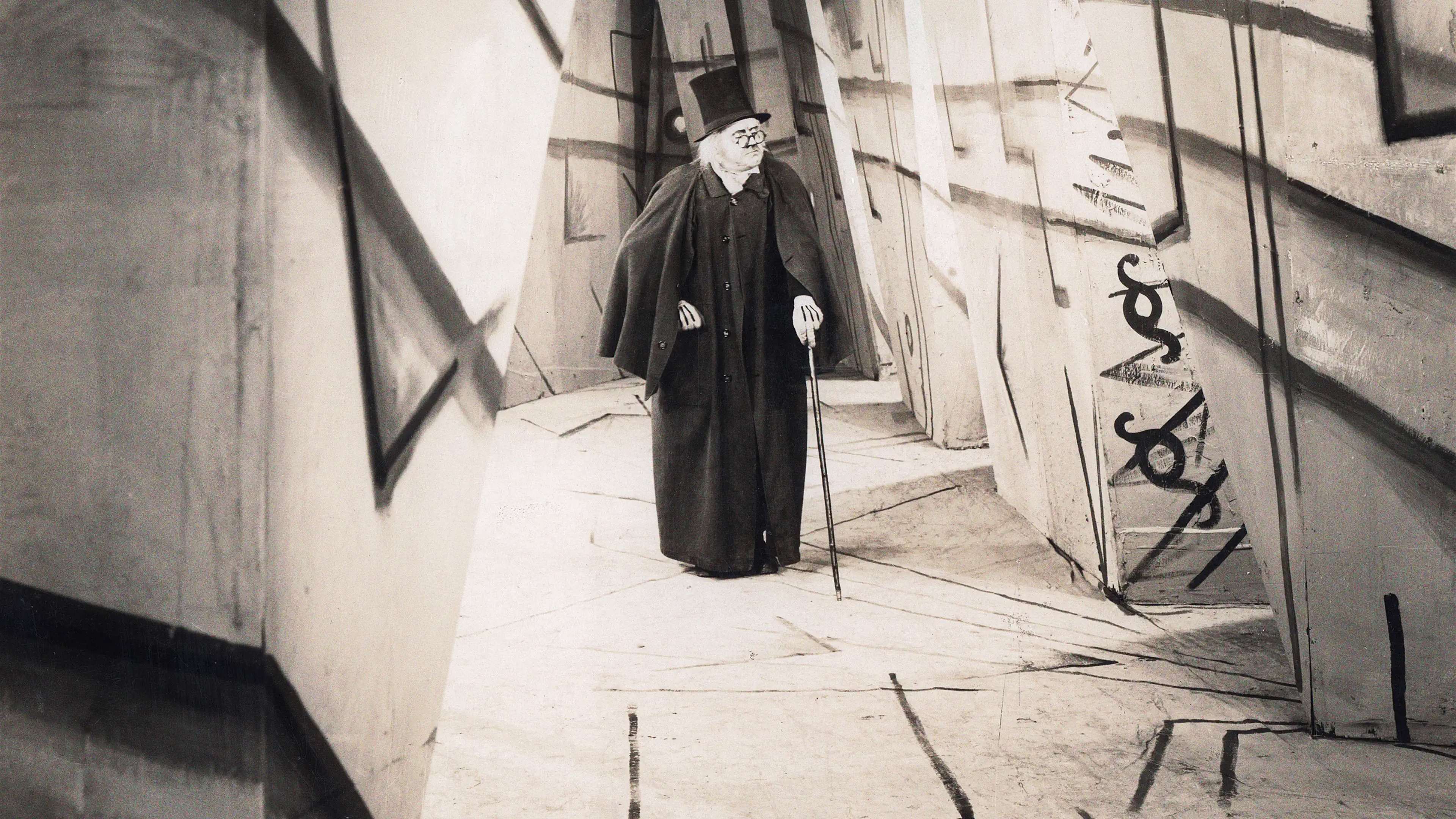 Das Cabinet des Dr. Caligari scene photo