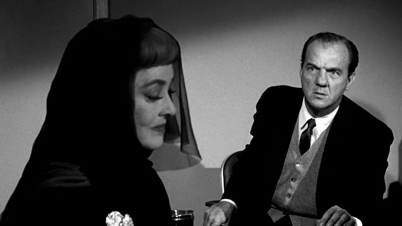 Dead Ringer scene photo