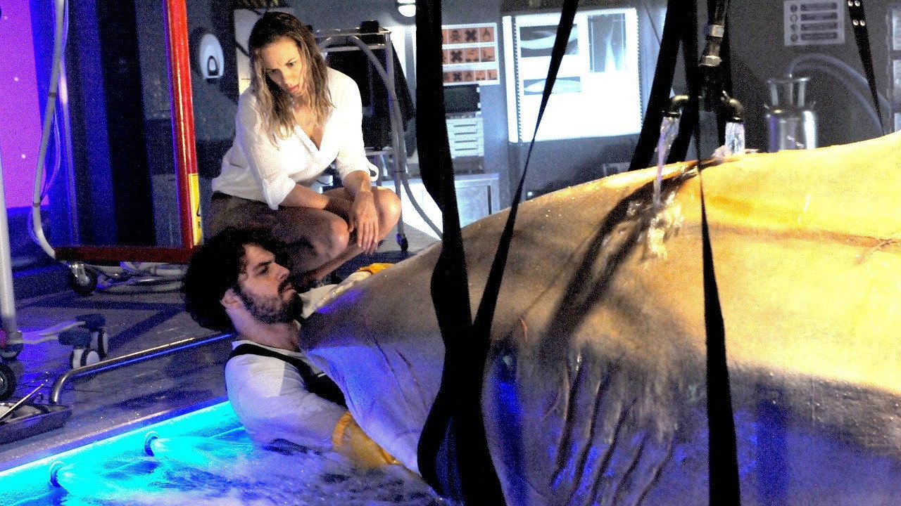 Deep Blue Sea 2 scene photo
