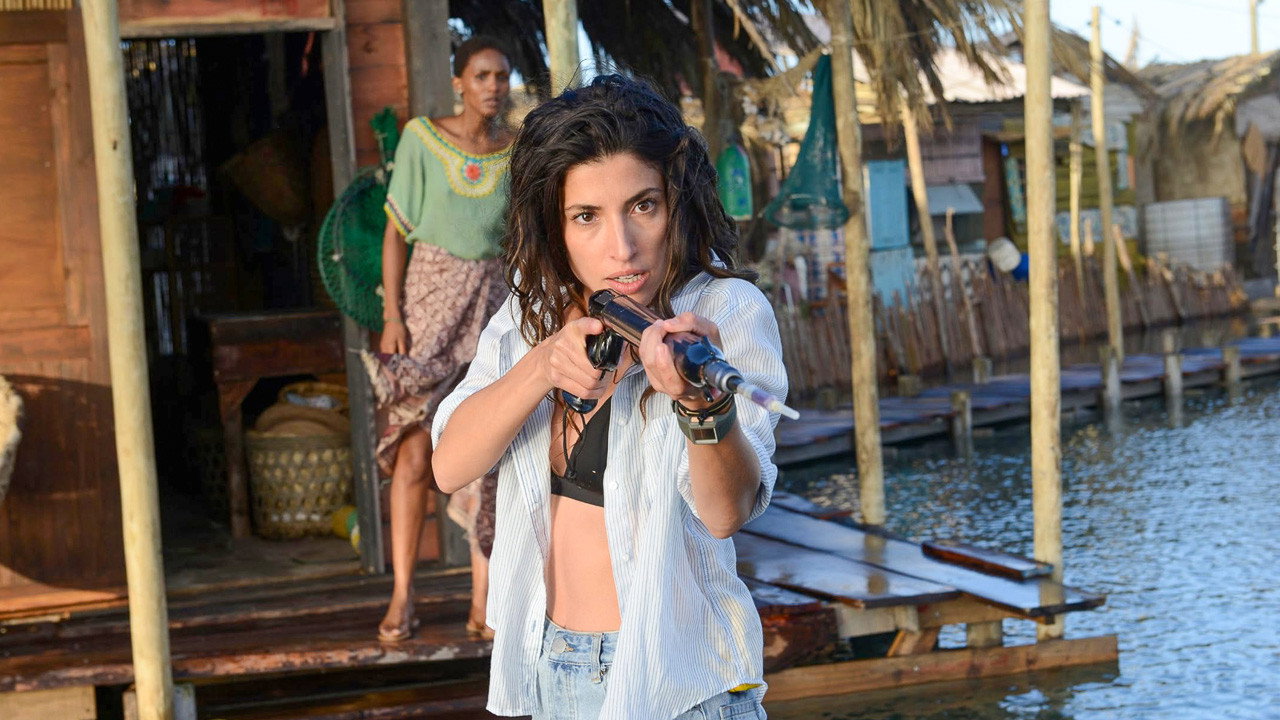 Deep Blue Sea 3 scene photo