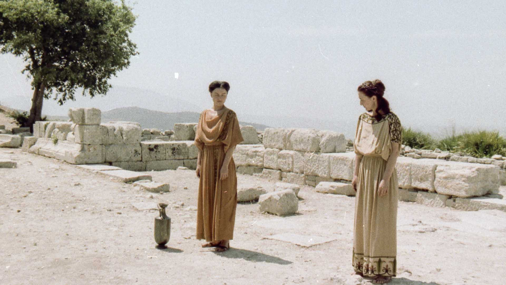Die Antigone des Sophokles nach der Hölderlinschen Übertragung für die Bühne bearbeitet von Brecht 1948 (Suhrkamp Verlag) scene photo