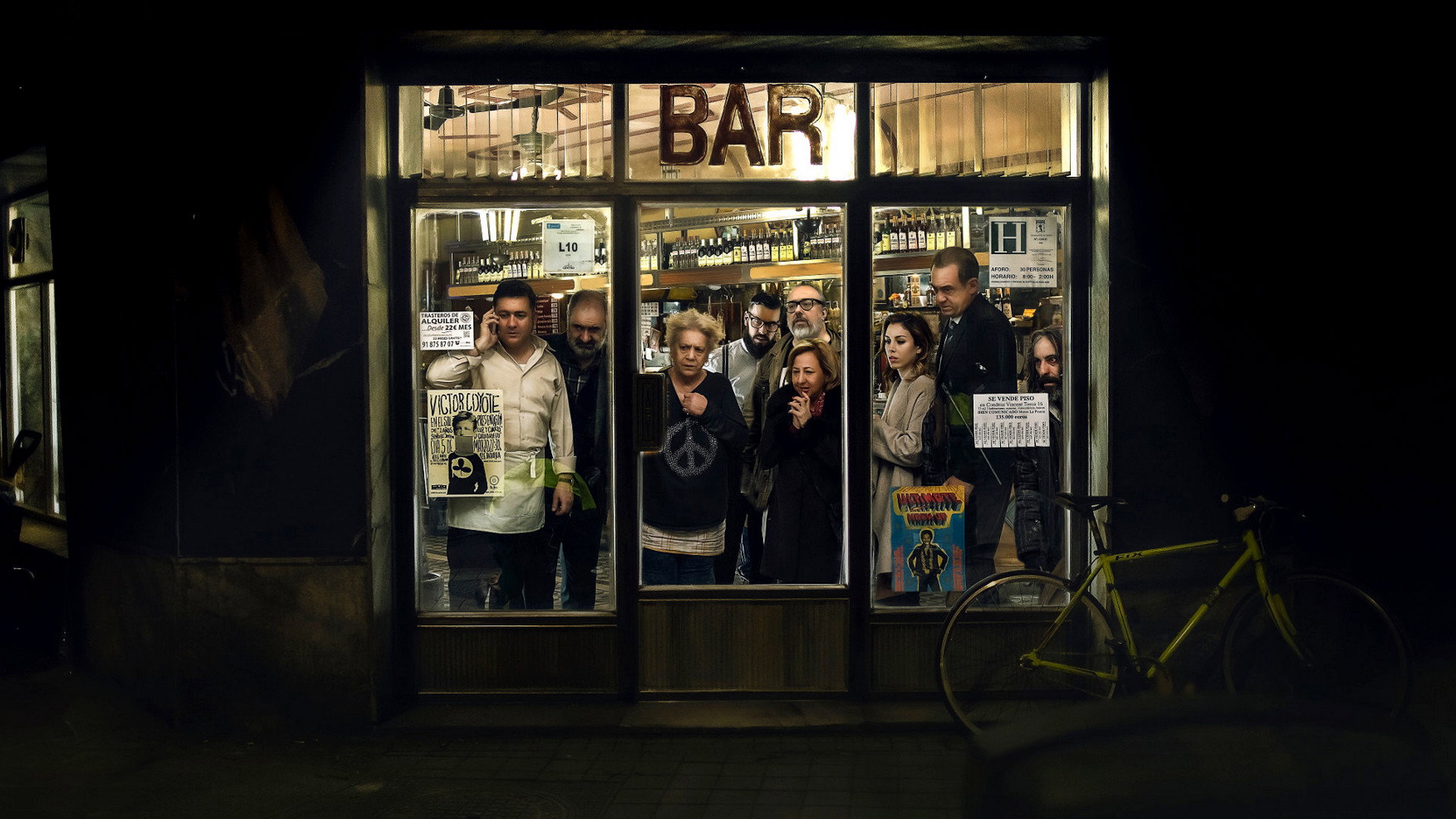El bar scene photo
