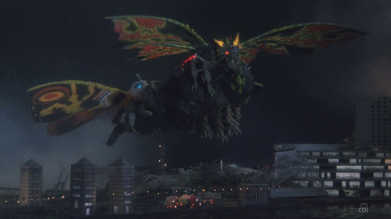 Gojira vs. Mosura scene photo