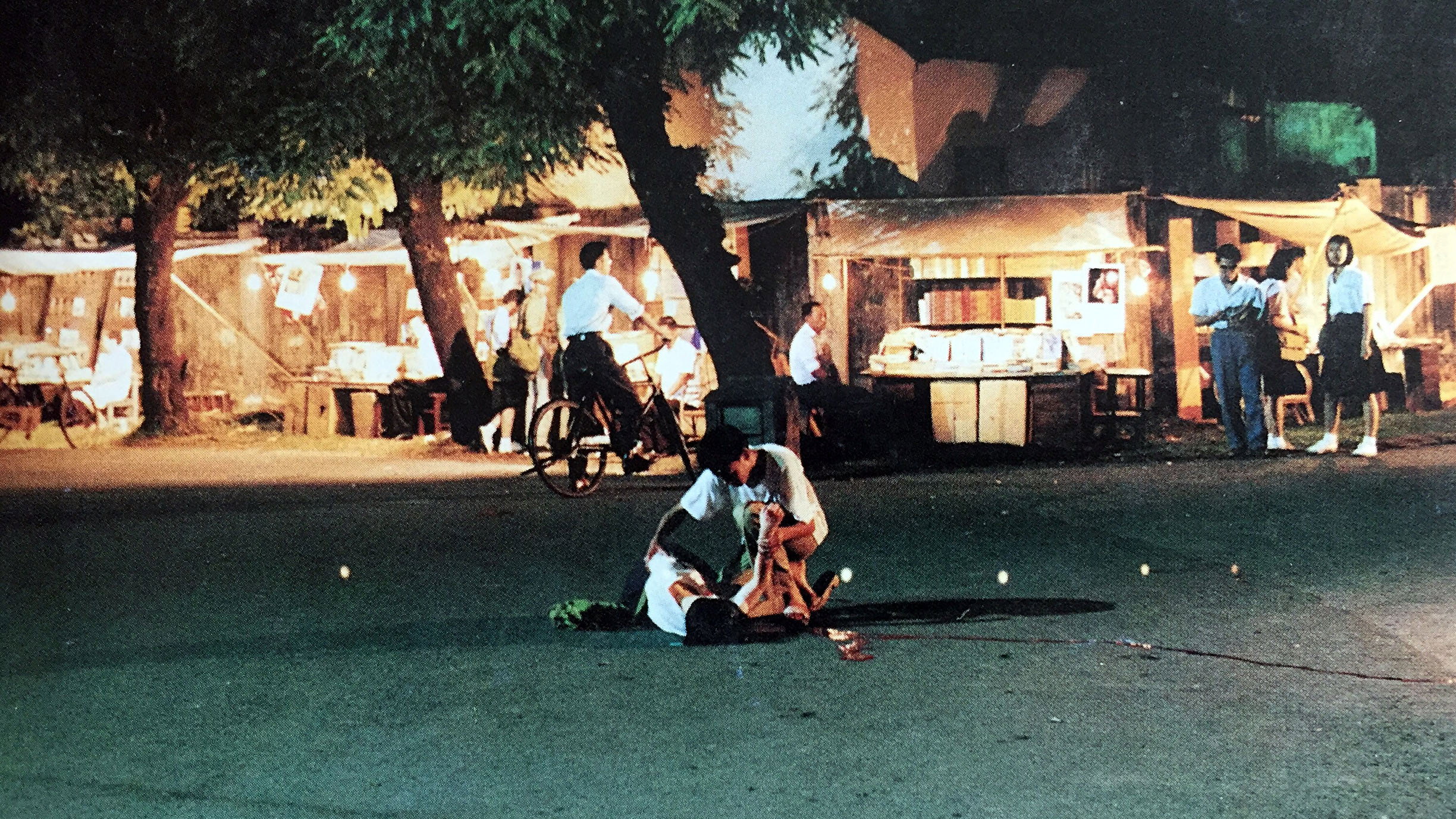 Guling jie shaonian sharen shijian scene photo