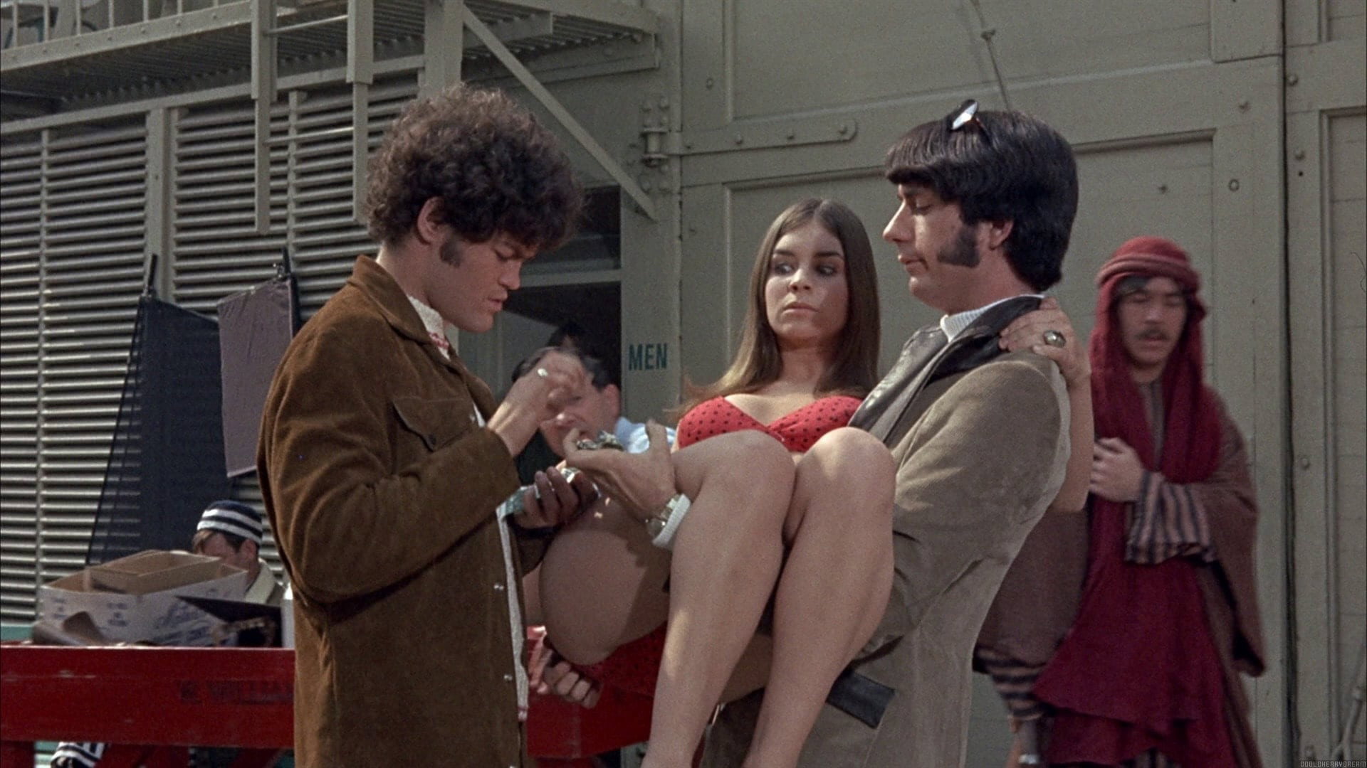 Head scene photo