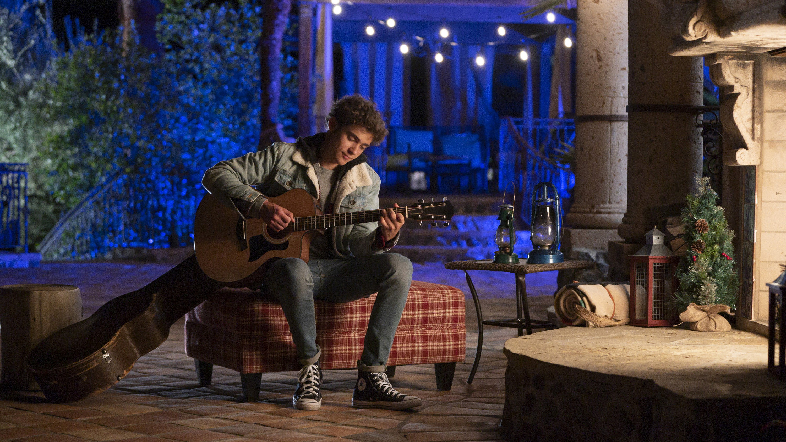 High School Musical: The Musical: The Holiday Special scene photo