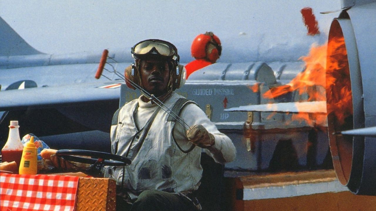 Hot Shots! scene photo