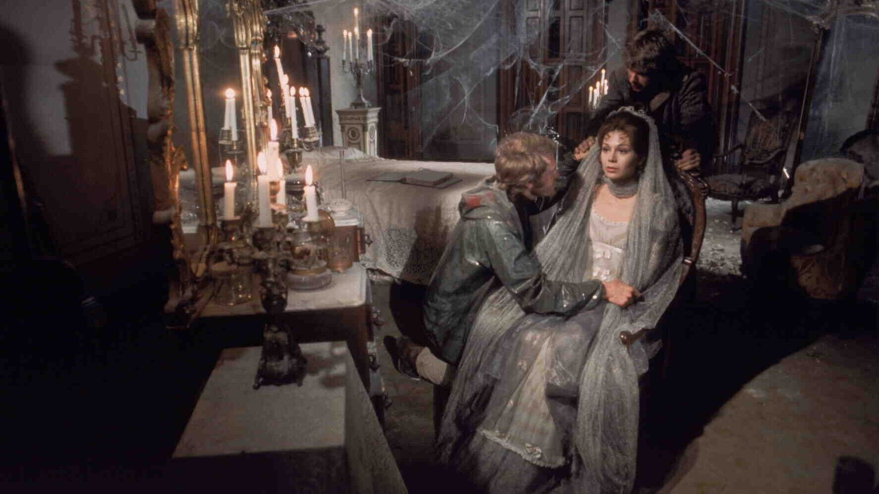 House of Dark Shadows scene photo