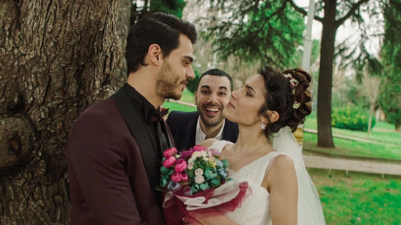 Kim Daha Mutlu? scene photo
