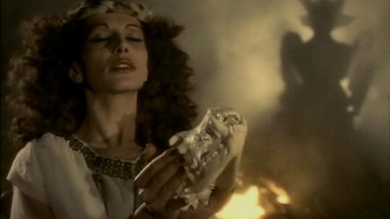 La bestia y la espada mágica scene photo