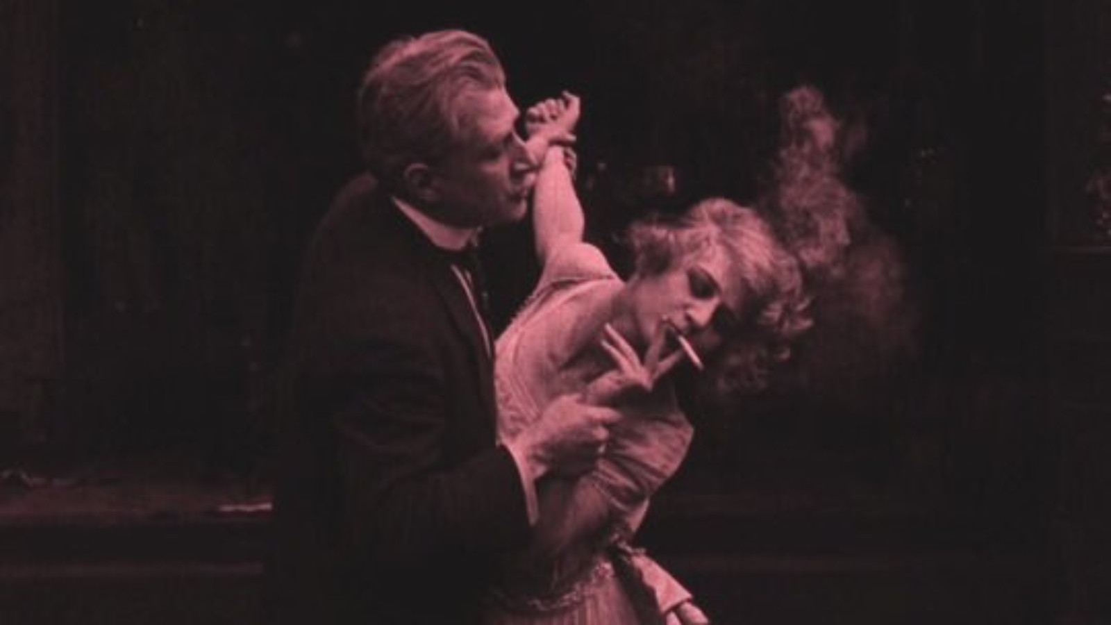 La cigarette scene photo