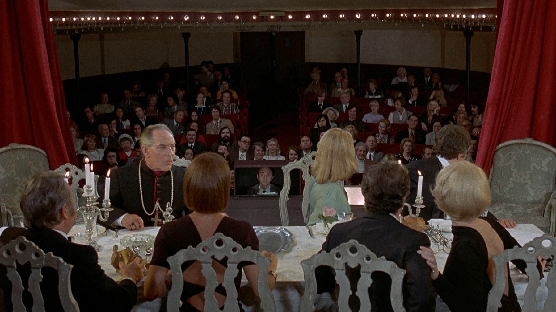 Le Charme discret de la bourgeoisie scene photo