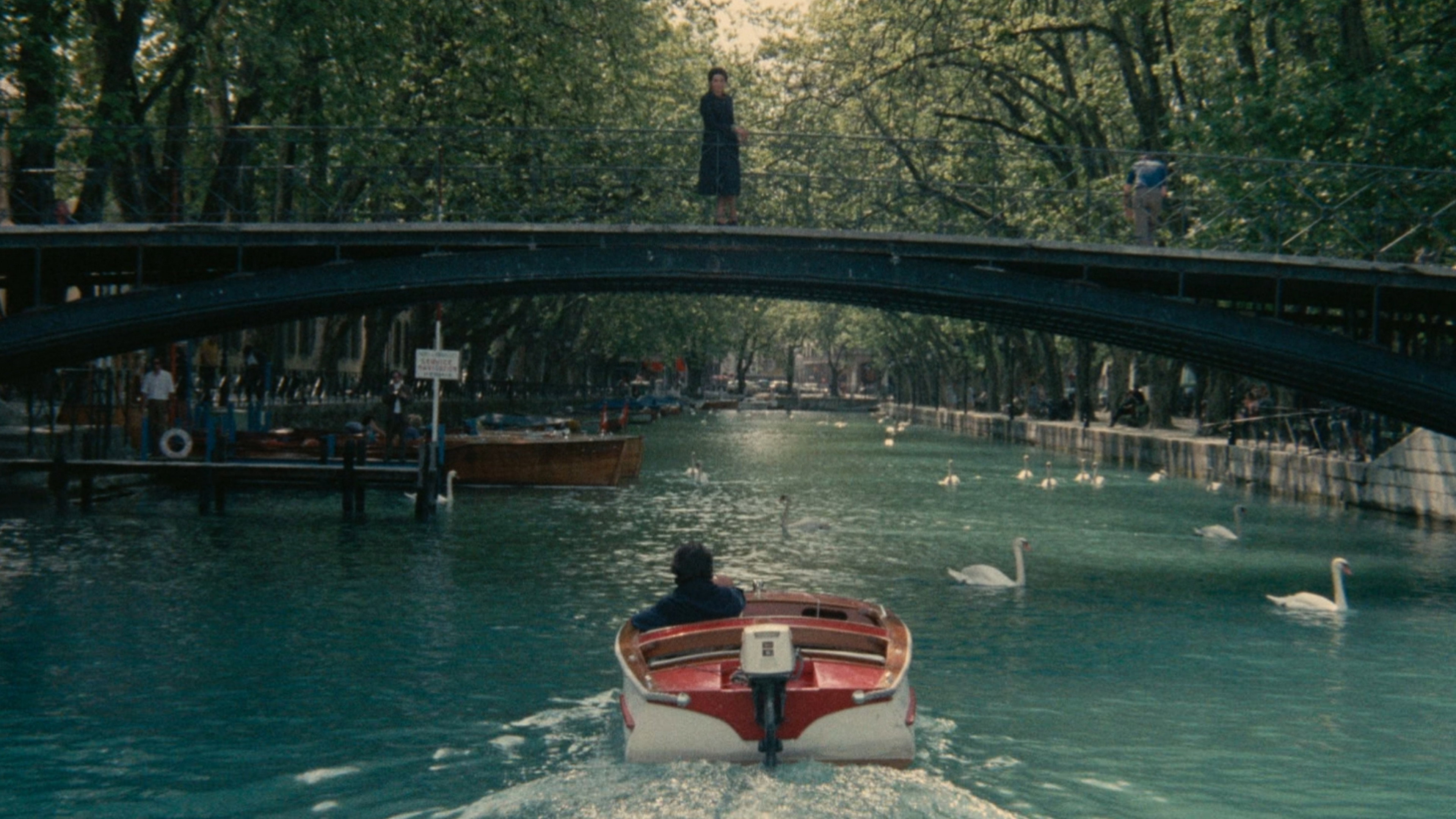 Le genou de Claire scene photo