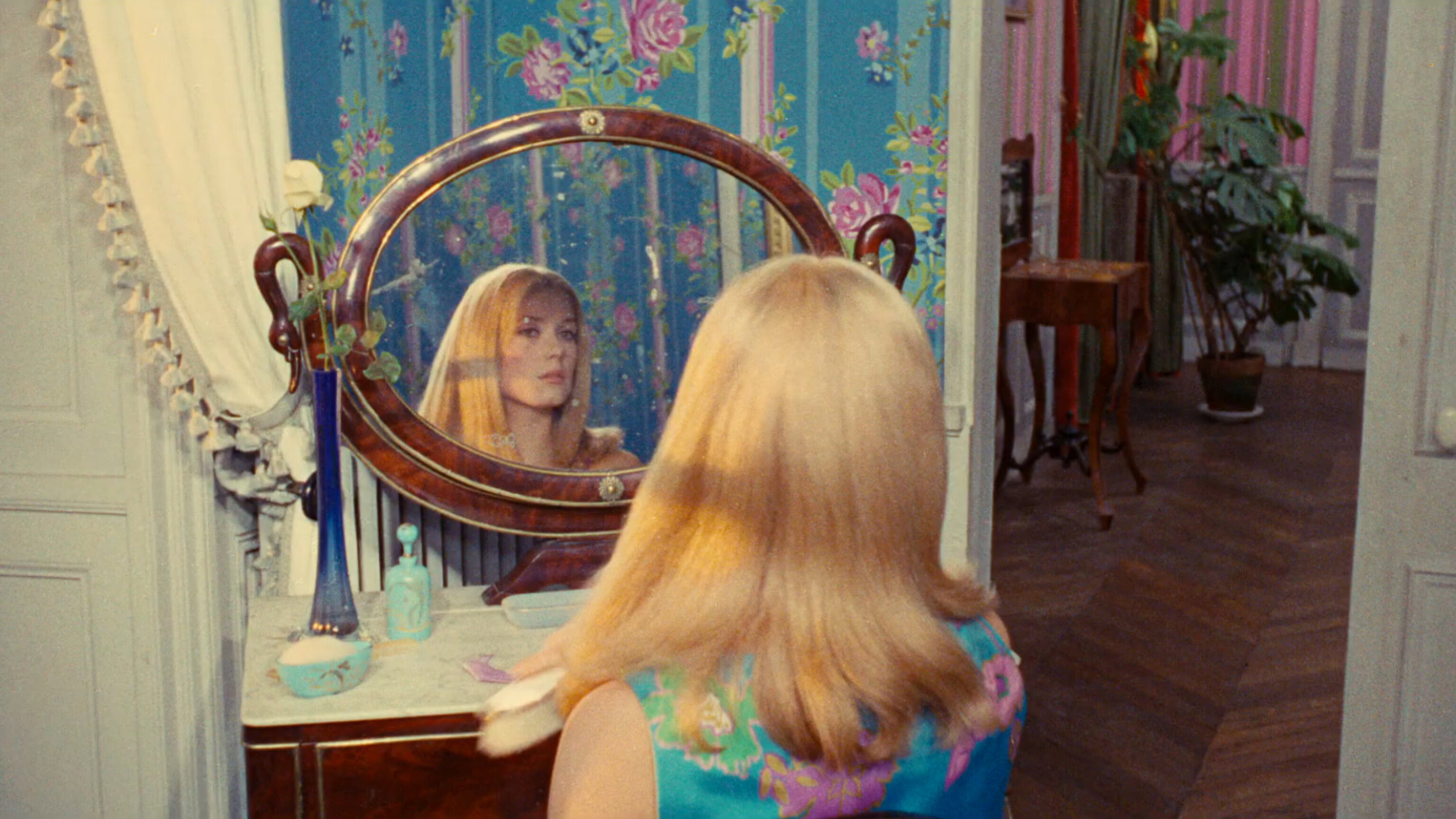 Les parapluies de Cherbourg scene photo