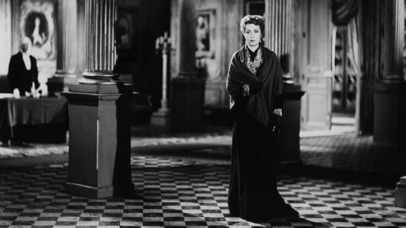 Madame de... scene photo