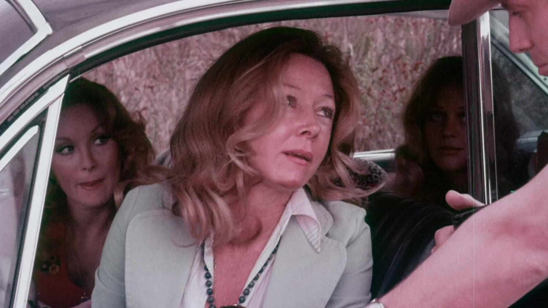 Mama's Dirty Girls scene photo