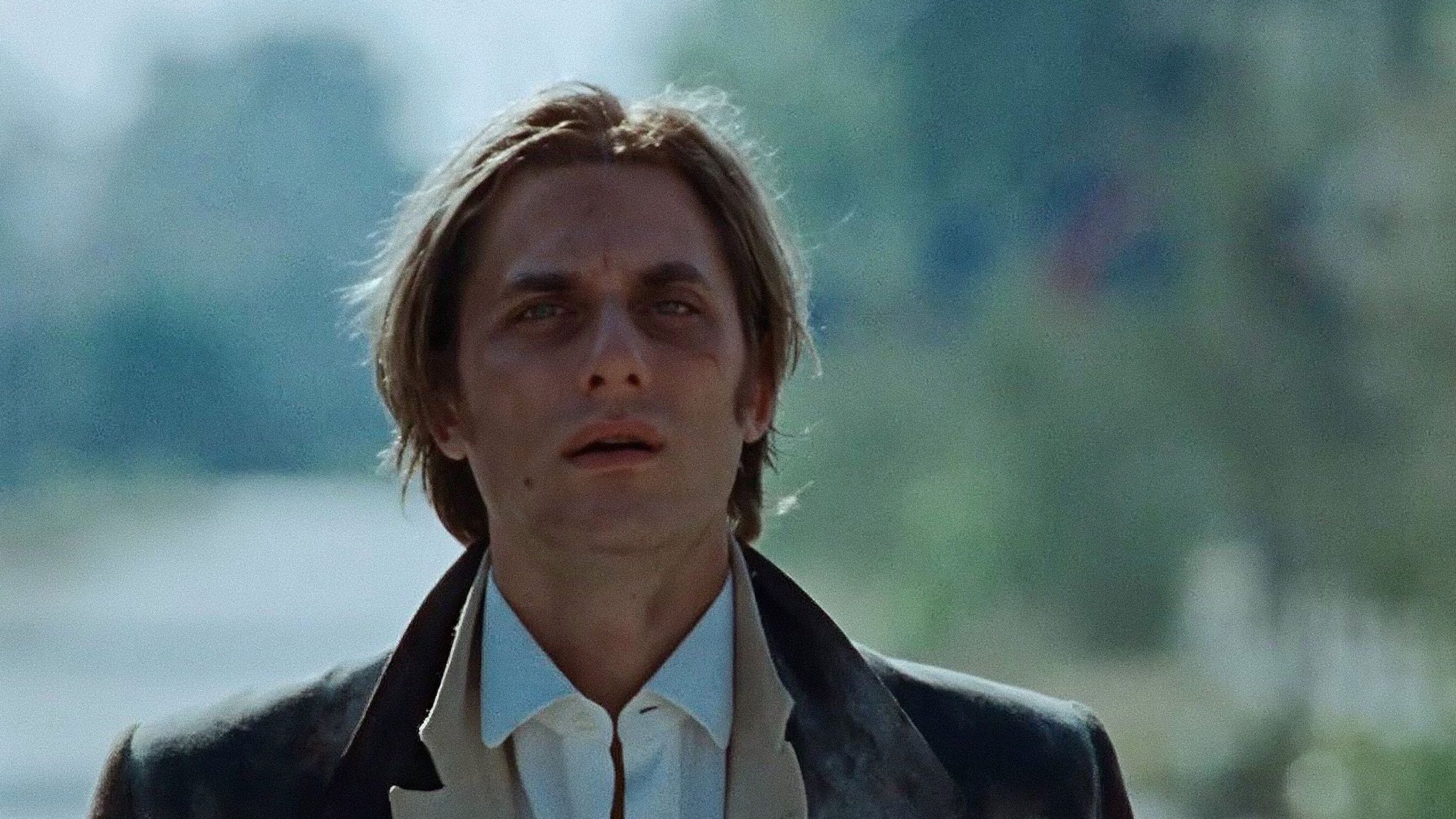 Martin Eden scene photo