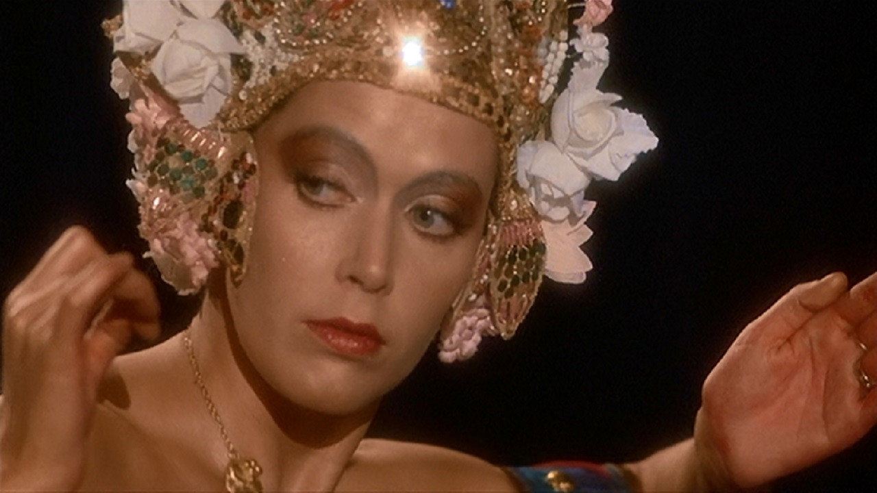 Mata Hari scene photo
