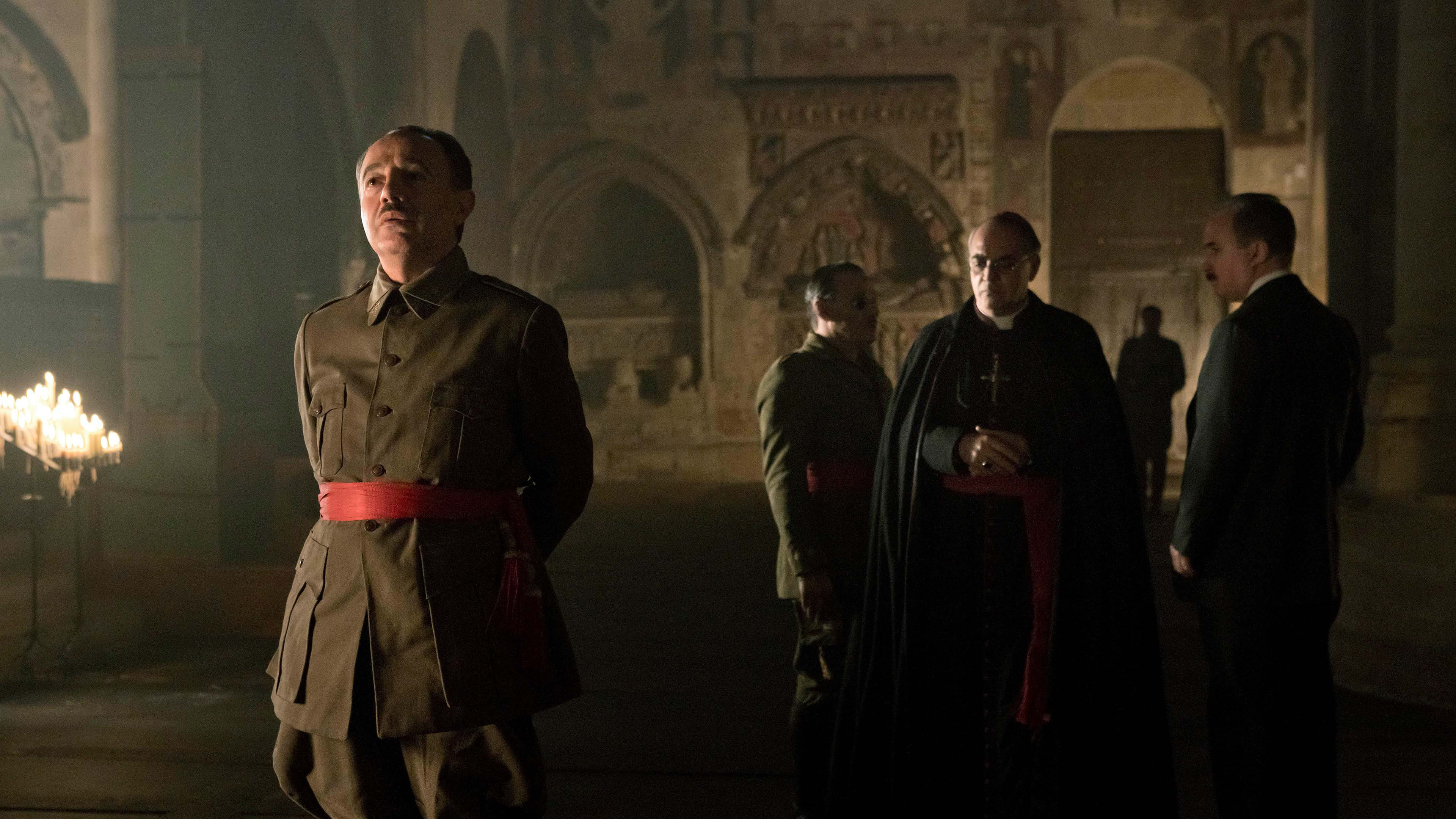 Mientras dure la guerra scene photo