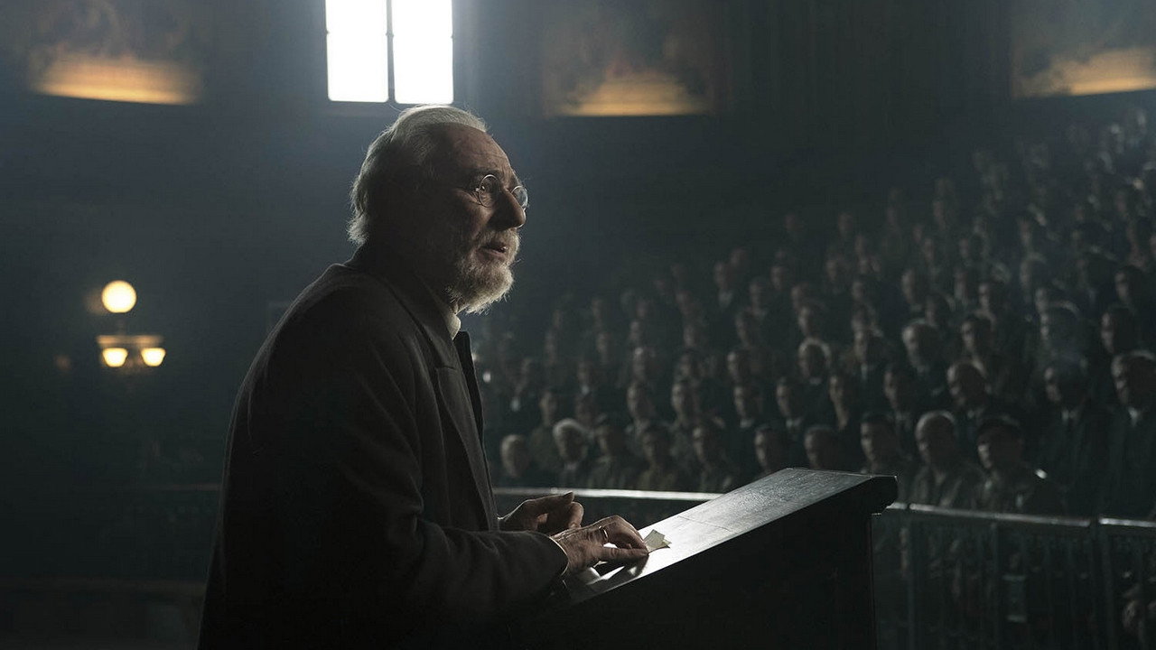 Mientras dure la guerra scene photo
