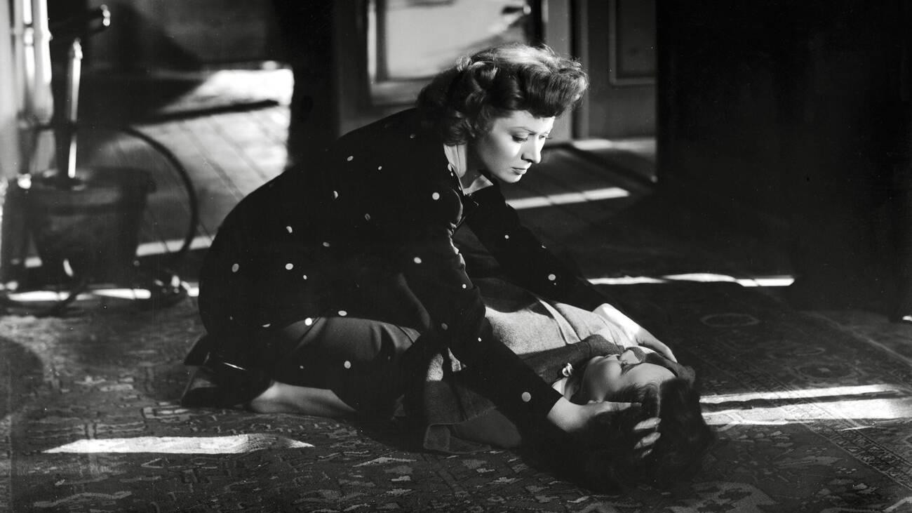 Mrs. Miniver scene photo