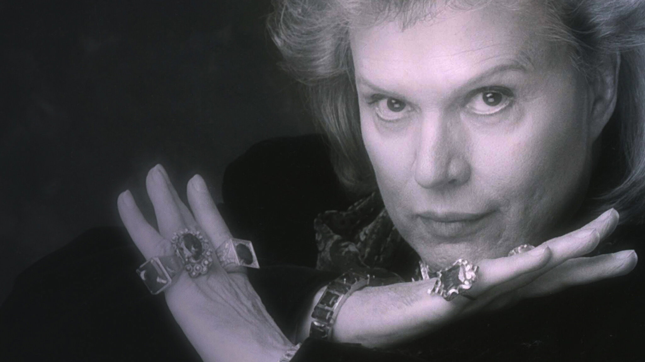 Mucho Mucho Amor: The Legend of Walter Mercado scene photo