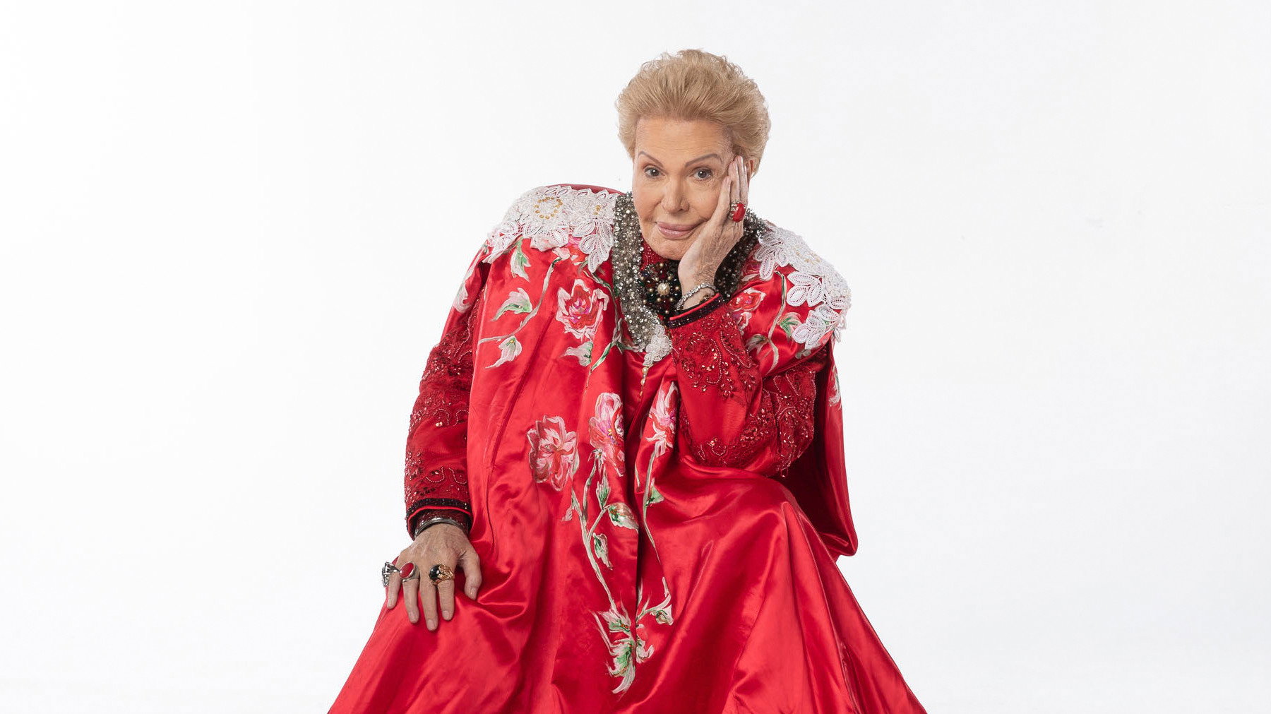Mucho Mucho Amor: The Legend of Walter Mercado scene photo