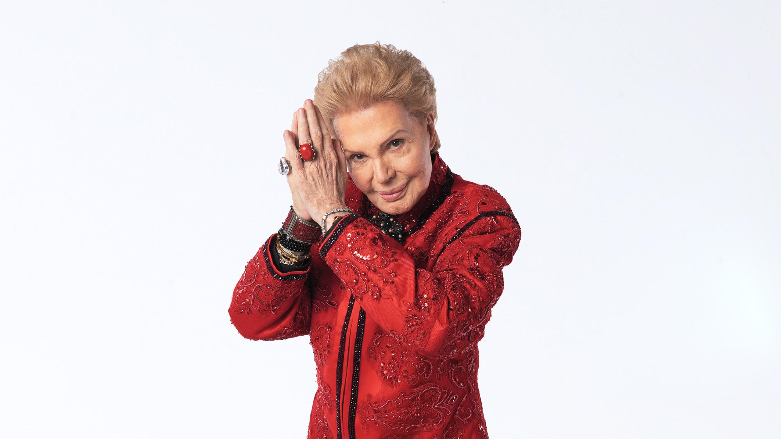 Mucho Mucho Amor: The Legend of Walter Mercado scene photo