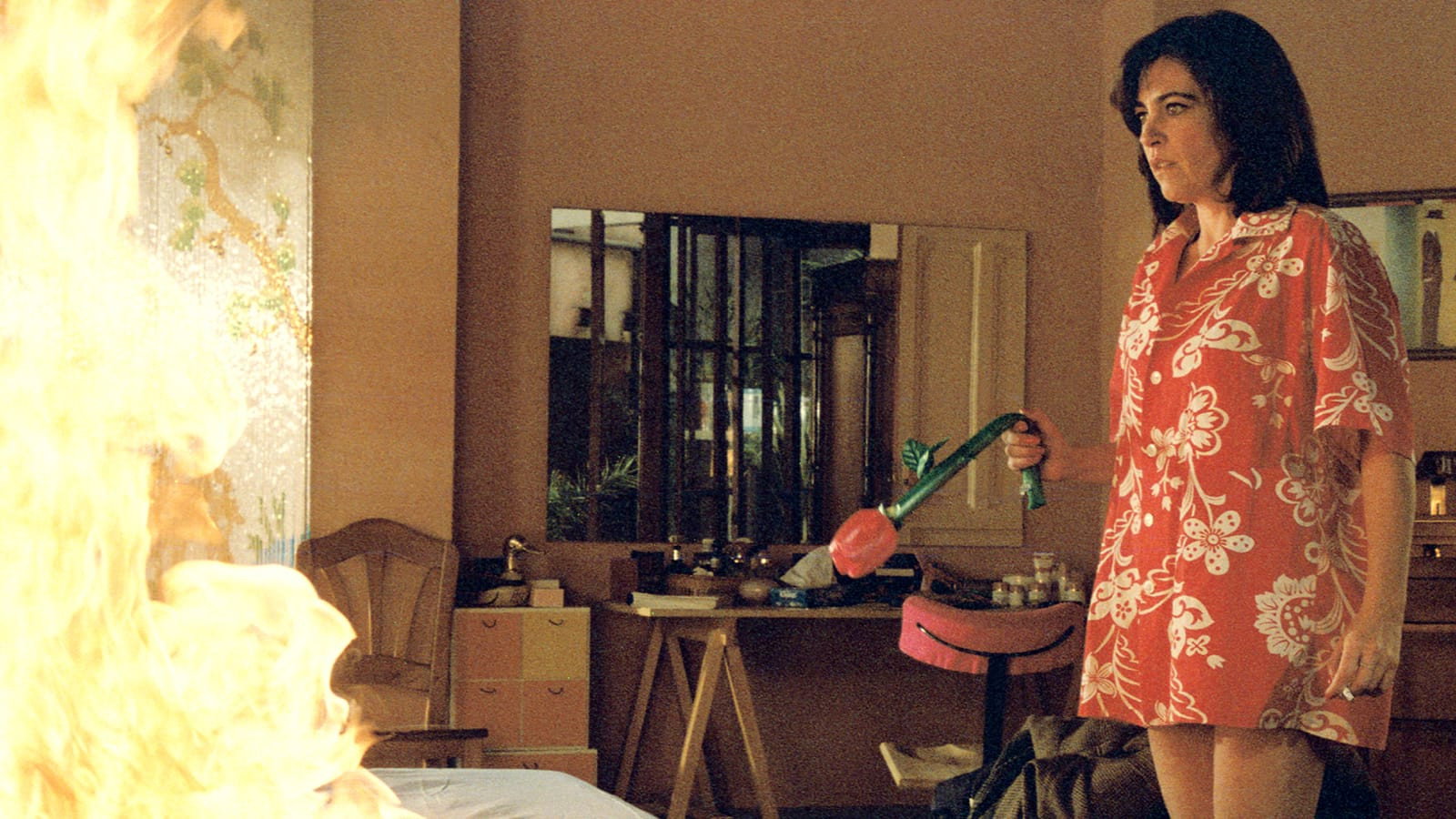 Mujeres al borde de un ataque de nervios scene photo