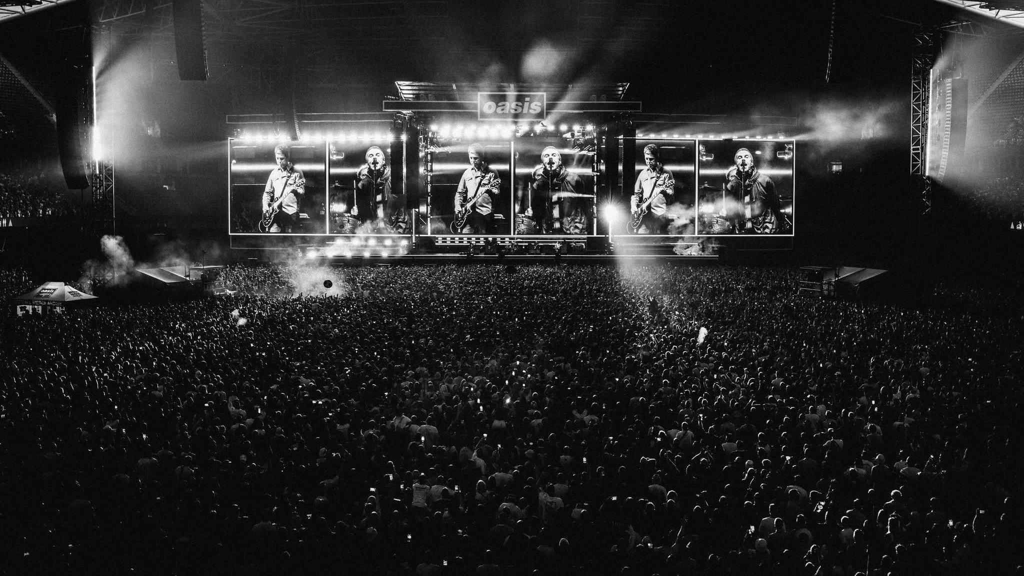 Oasis: Don't Look Back in Anger scene photo