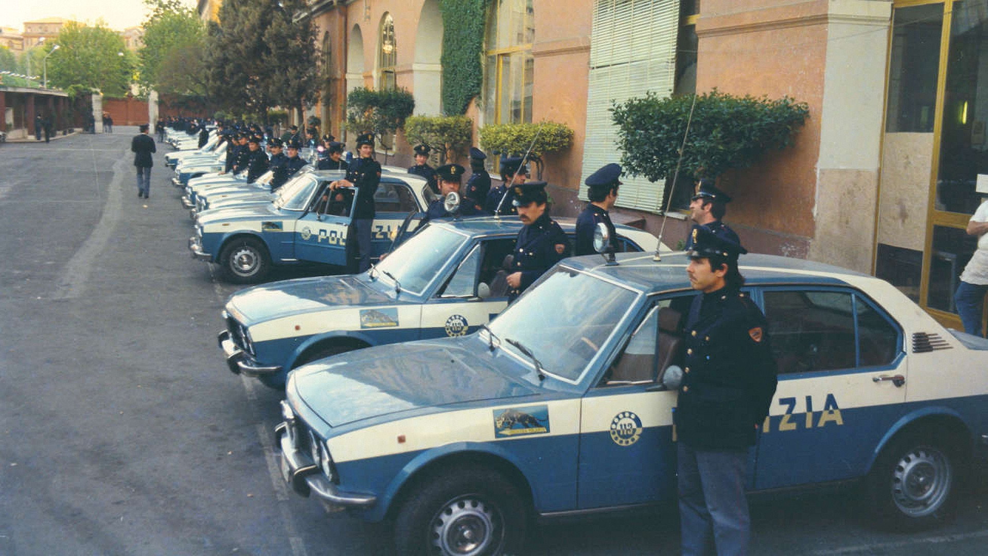 Poliziotto sprint scene photo