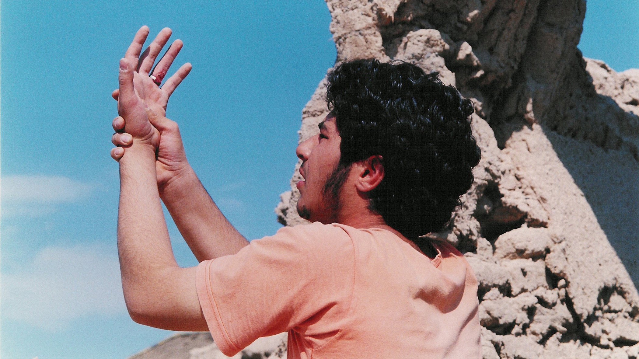 Raghs dar ghobar scene photo