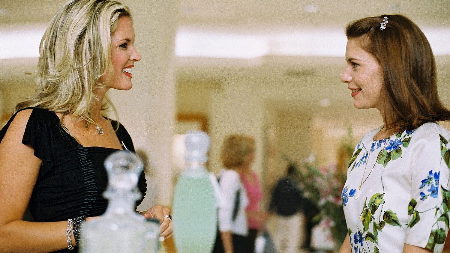 Shopgirl scene photo