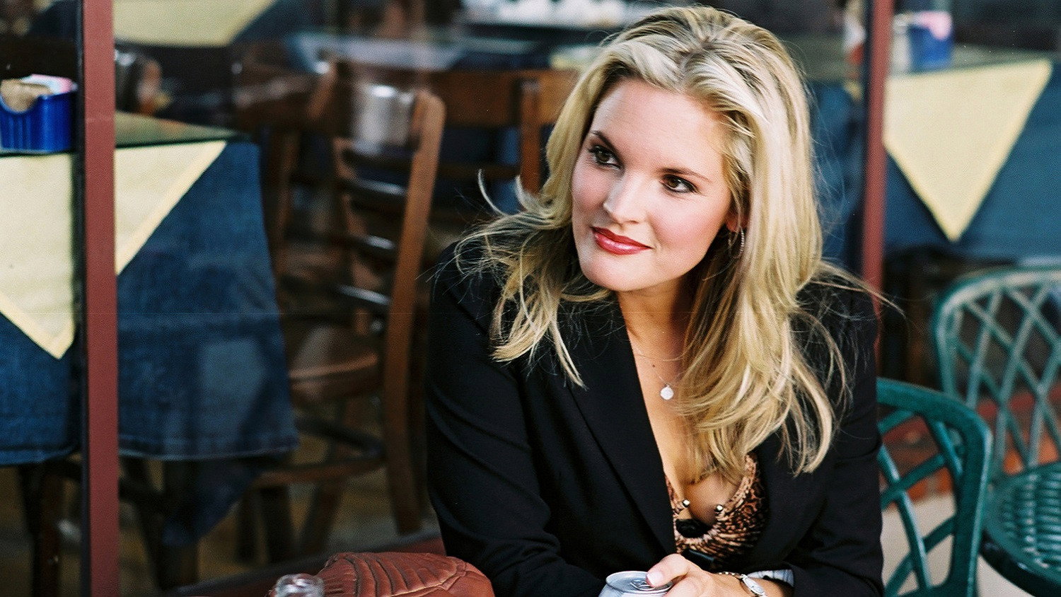Shopgirl scene photo