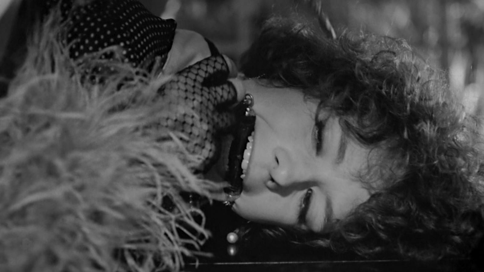 Singapore Sling: O anthropos pou agapise ena ptoma scene photo